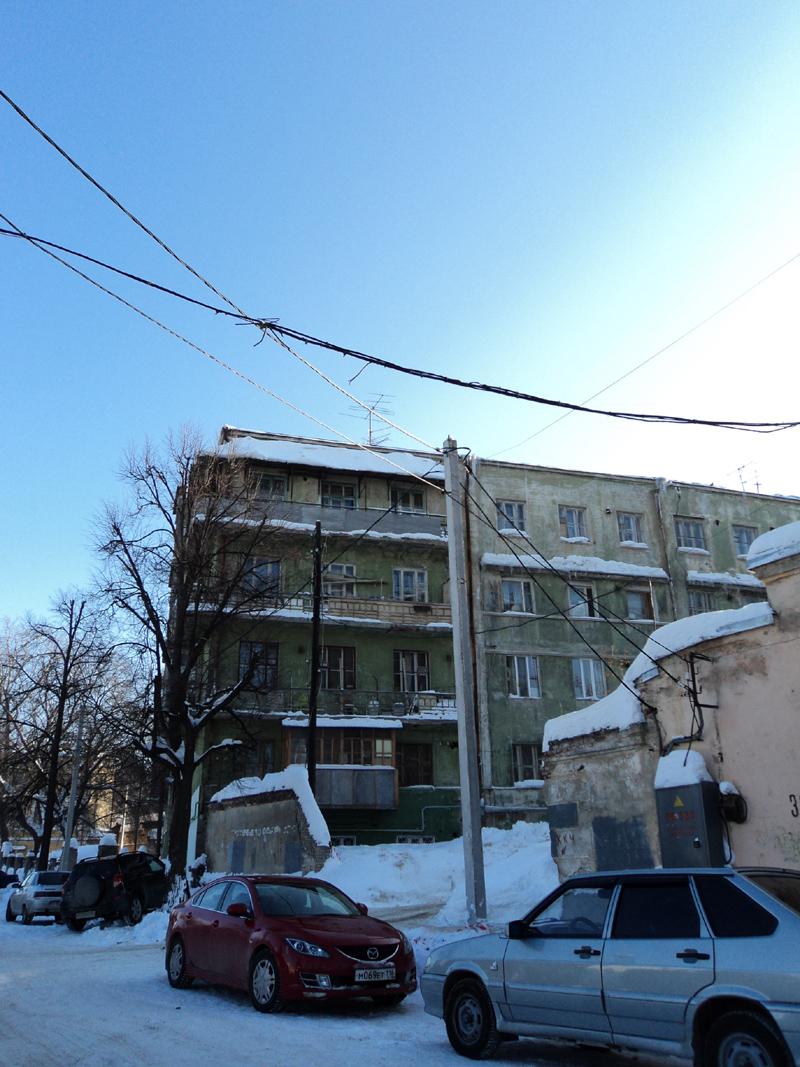 на берегу пруда. летом должно быть лучше